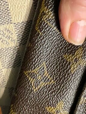 Pick One Kick One Lv Sarah Wallets Used Lux Great Condition Final Sale